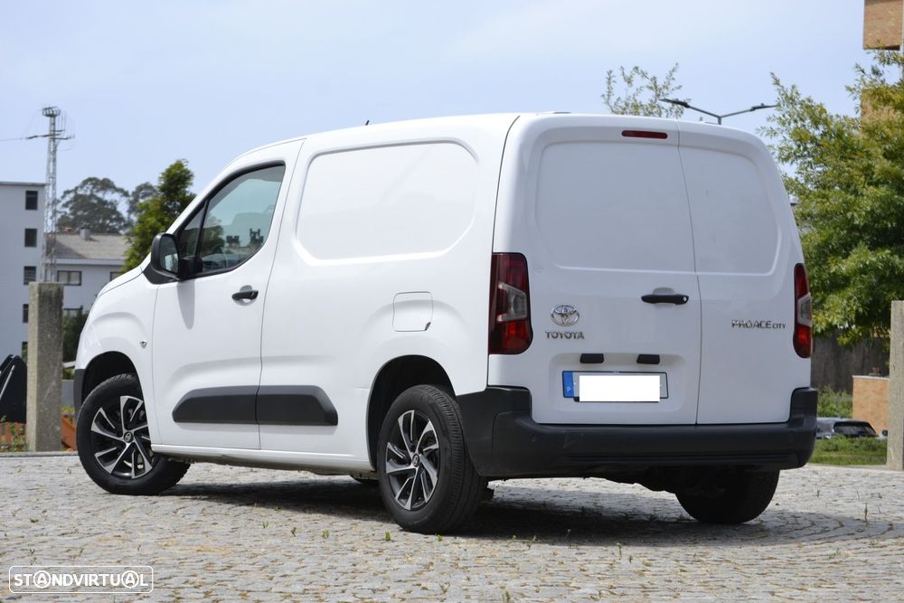 Toyota Proace City 1.5D L1 Comfort com Proteção Interior - 3