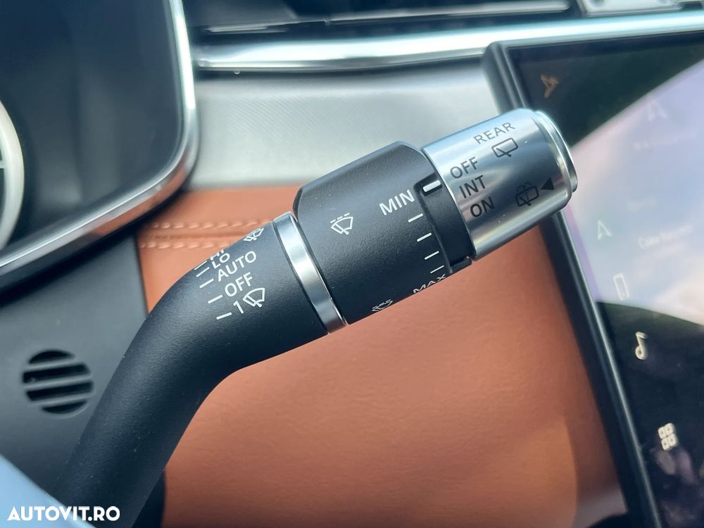 Jaguar F-Pace 25t AWD R-Sport - 23