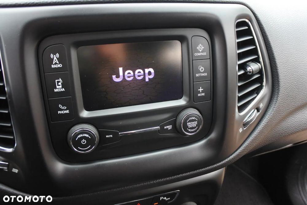 Jeep Compass 1.4 MultiAir Longitude - 21