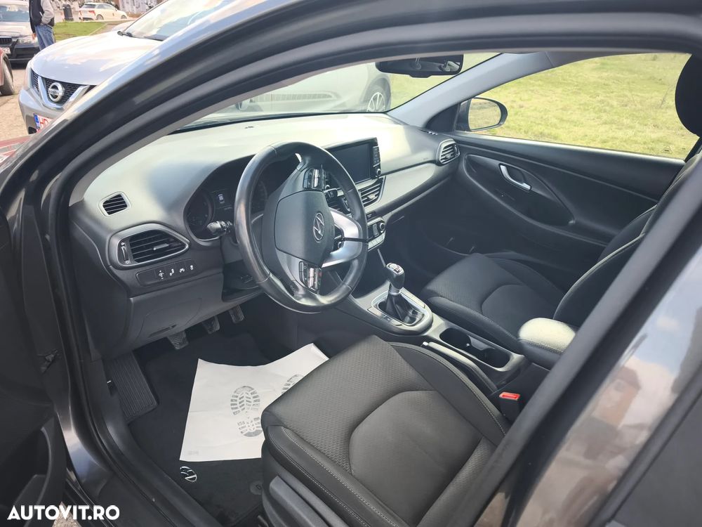 Hyundai i30 1.6 CRDI Premium - 8