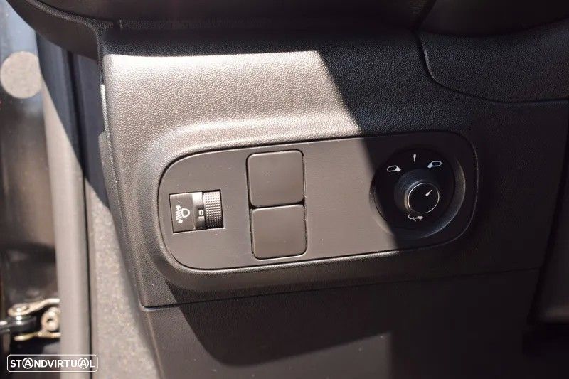 Citroën C3 1.2 PureTech Shine EAT6 - 20