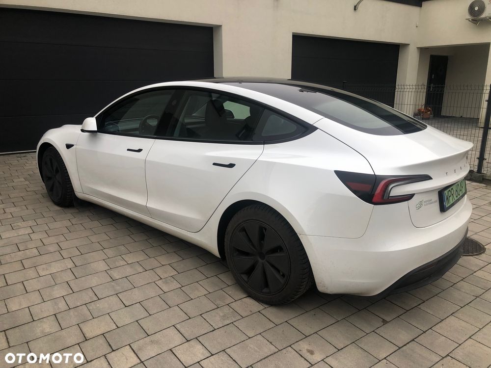 Tesla Model 3 Standard Reichweite Plus Hinterradantrieb - 3