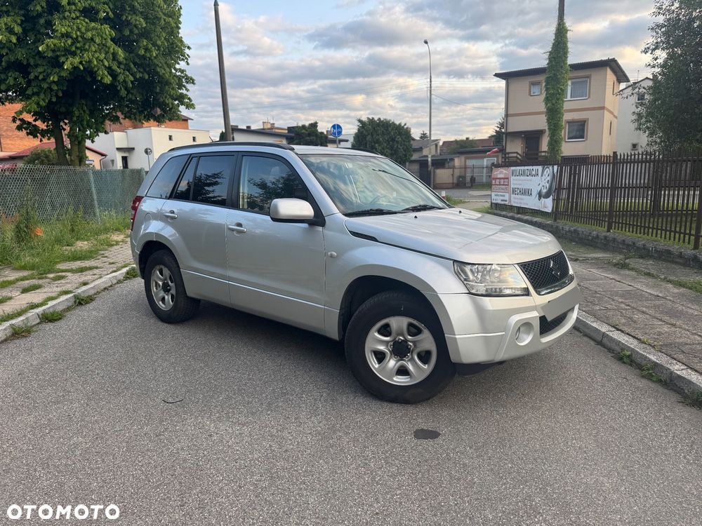 Suzuki Grand Vitara 2.0 - 6