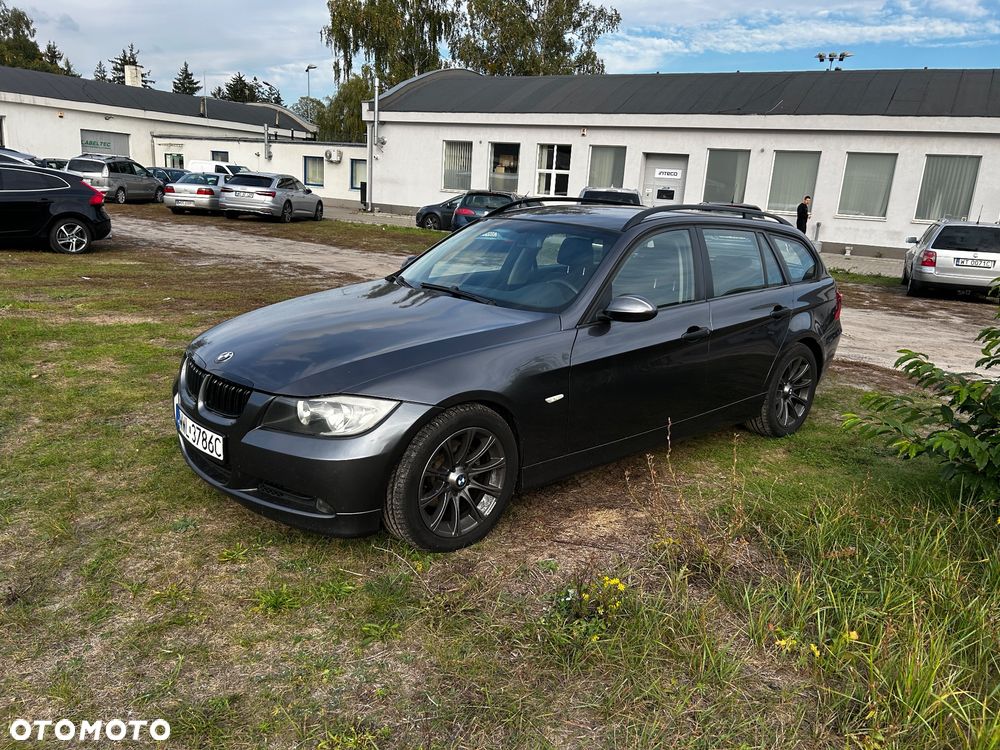 BMW Seria 3 320d DPF Touring - 4