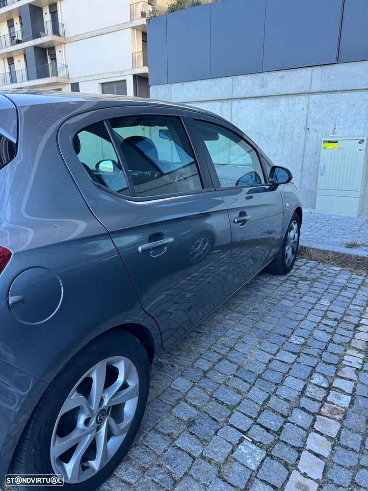 Opel Corsa 1.2 120 Anos - 11