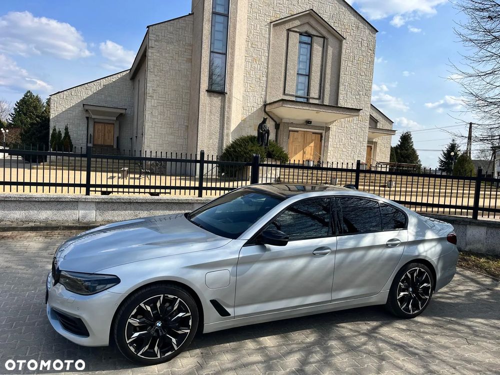 BMW Seria 5 530i xDrive mHEV Luxury Line sport - 6