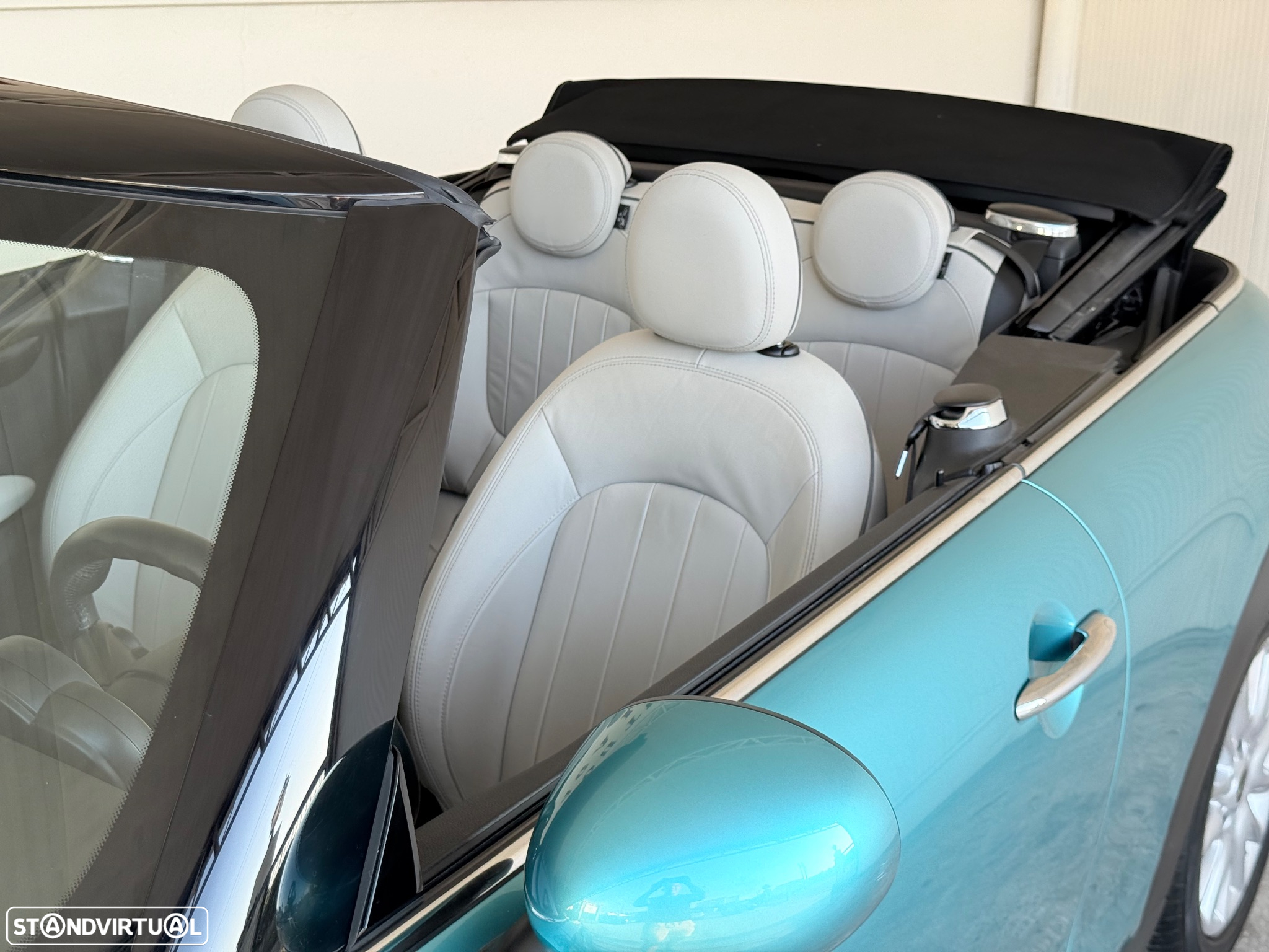 MINI Cabrio Cooper Auto. Essential - 11