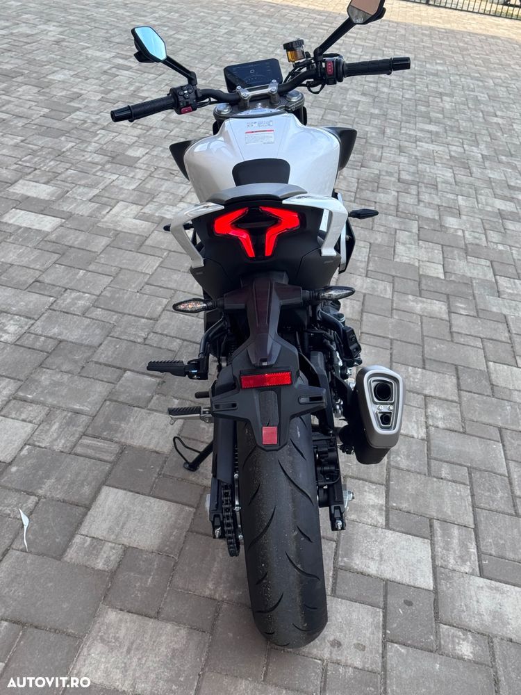 CF Moto 400NK ABS - 9