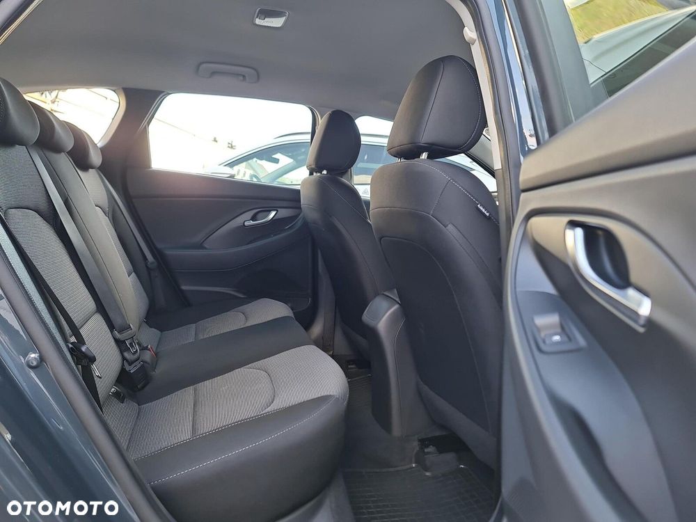 Hyundai i30 1.5 T-GDI 48V Modern - 27