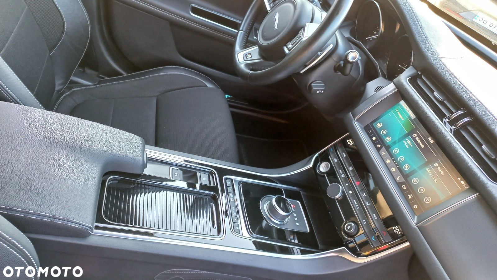 Jaguar XF - 20