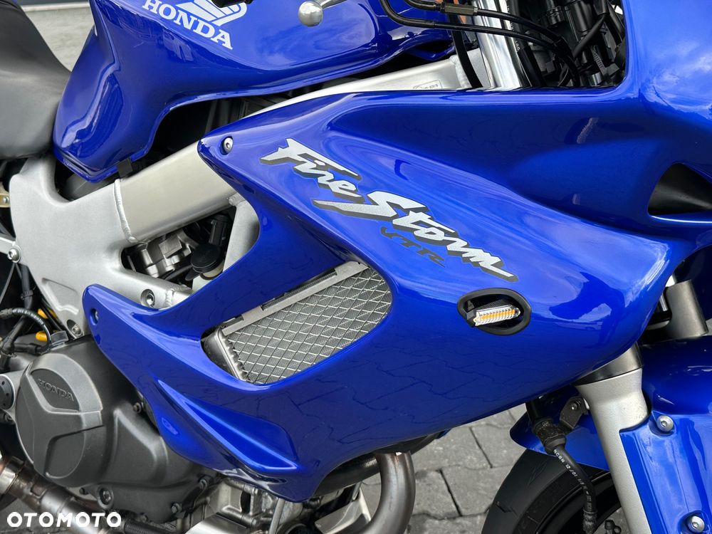 Honda VTR - 23