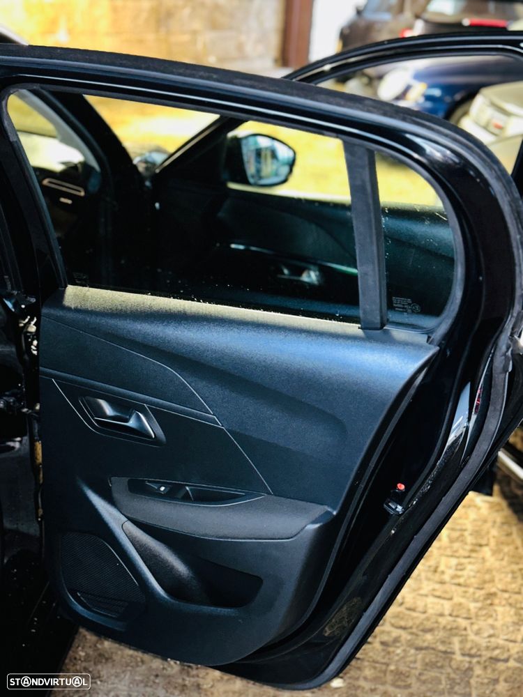 Peugeot 208 1.2 PureTech Active Pack - 18