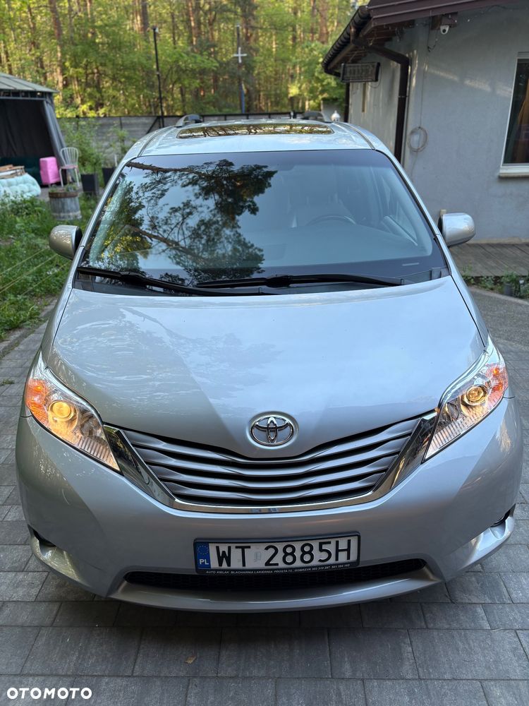 Toyota Sienna 3.5 V6 SE - 38