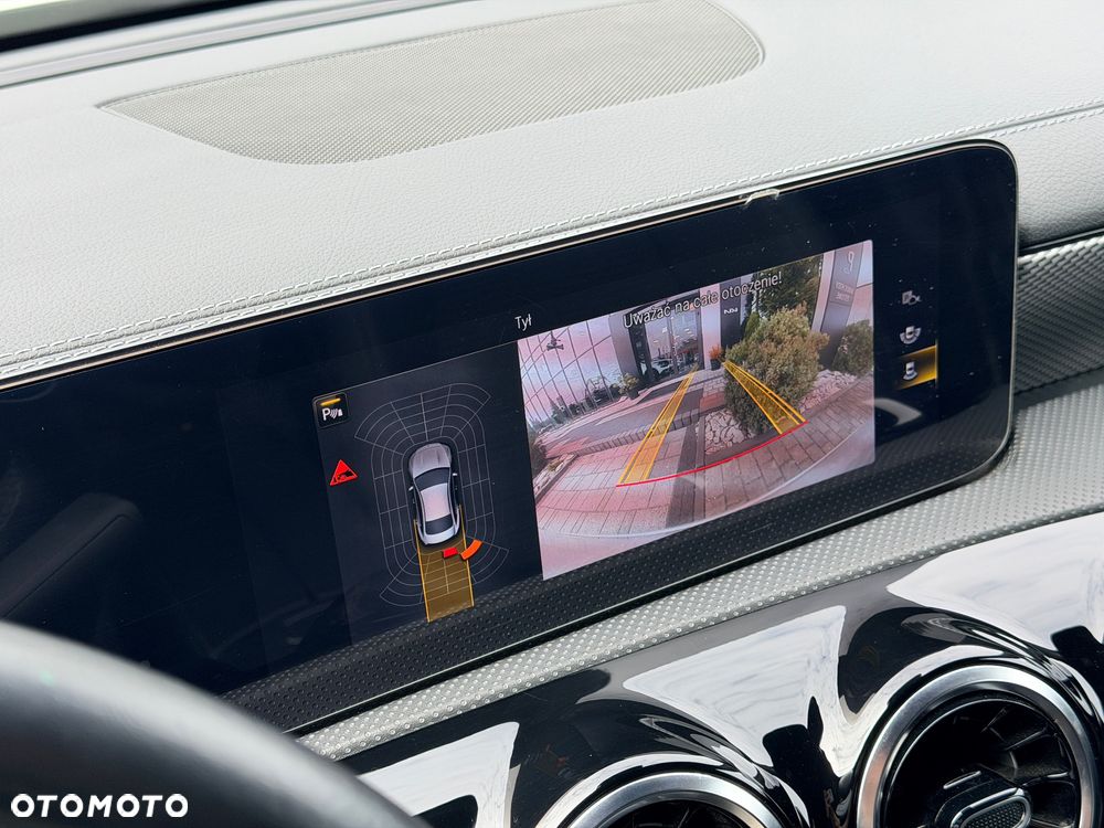 Mercedes-Benz CLA 200 7G-DCT - 25