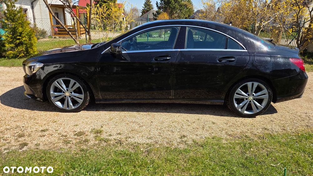 Mercedes-Benz CLA 180 7G-DCT Urban - 20