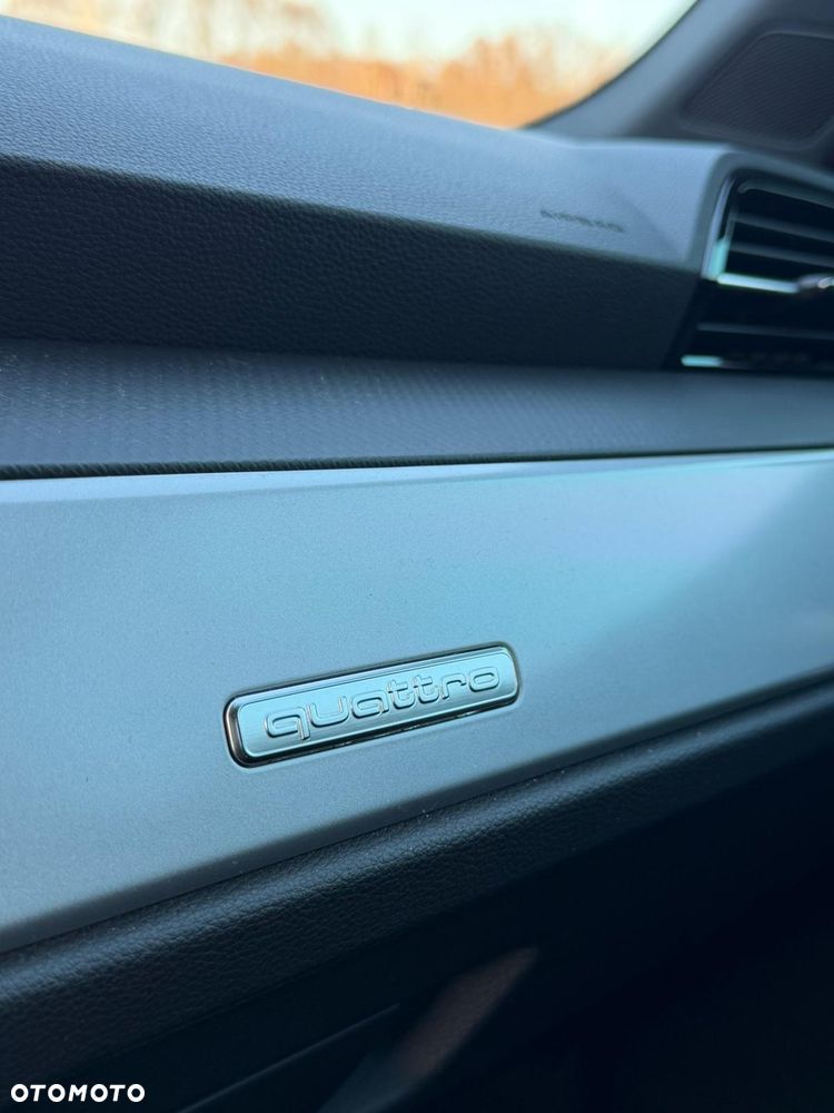 Audi Q3 40 TDI Quattro S tronic S line - 32