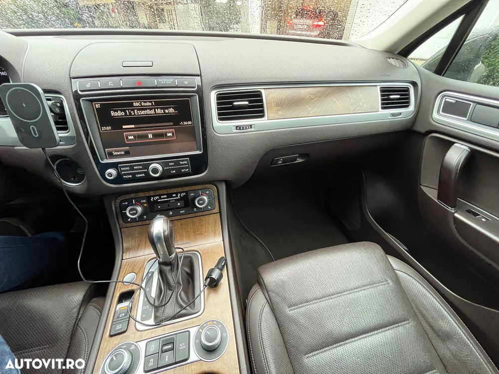 Volkswagen Touareg 3.0 V6 TDI BMT - 11
