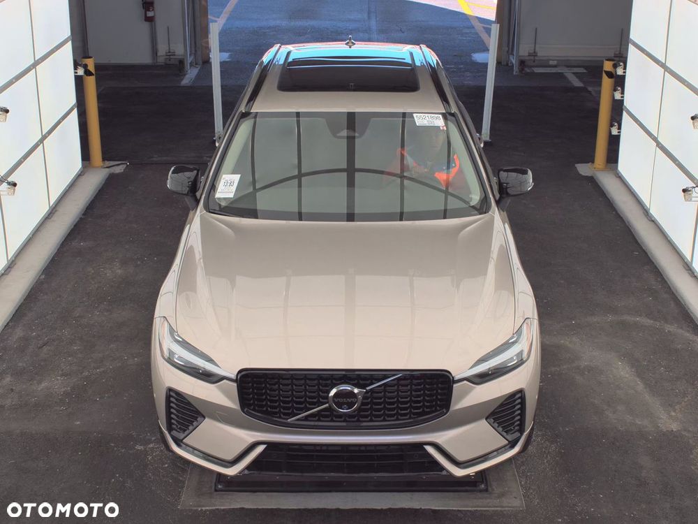 Volvo XC 60 B5 B AWD Plus Bright - 3