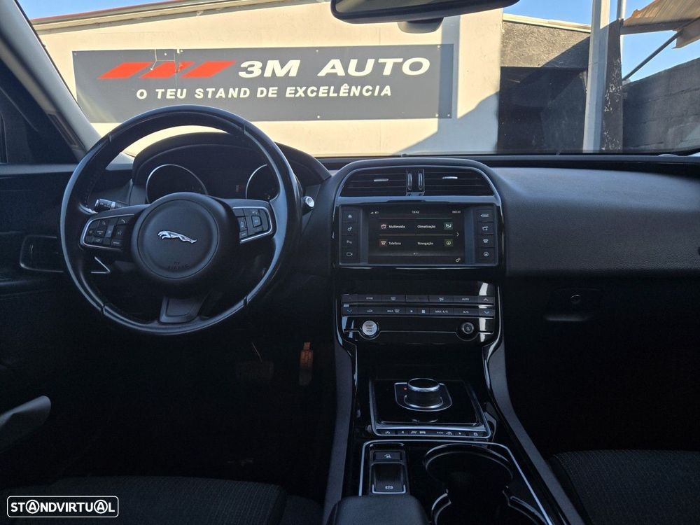 Jaguar XE 2.0 D Pure Aut. - 11