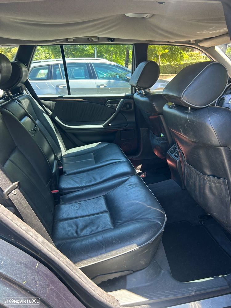 Mercedes-Benz E 220 - 4