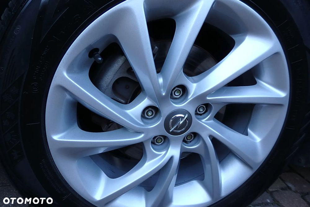 Opel Astra 1.4 Turbo Innovation - 19