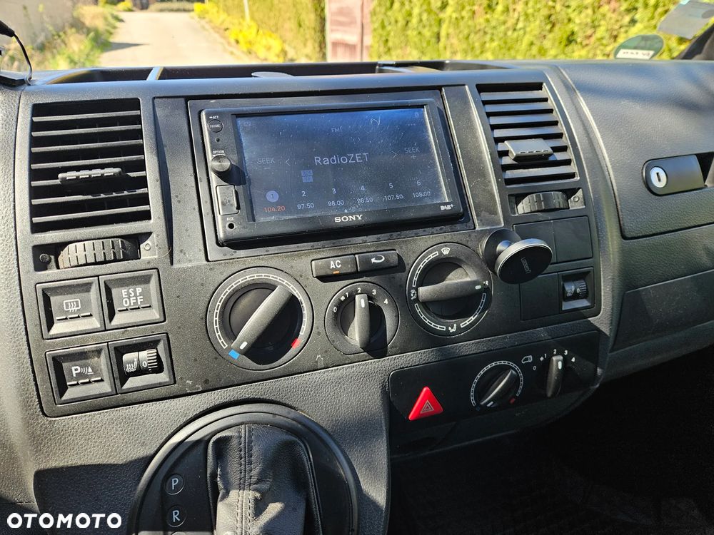 Volkswagen Multivan - 22