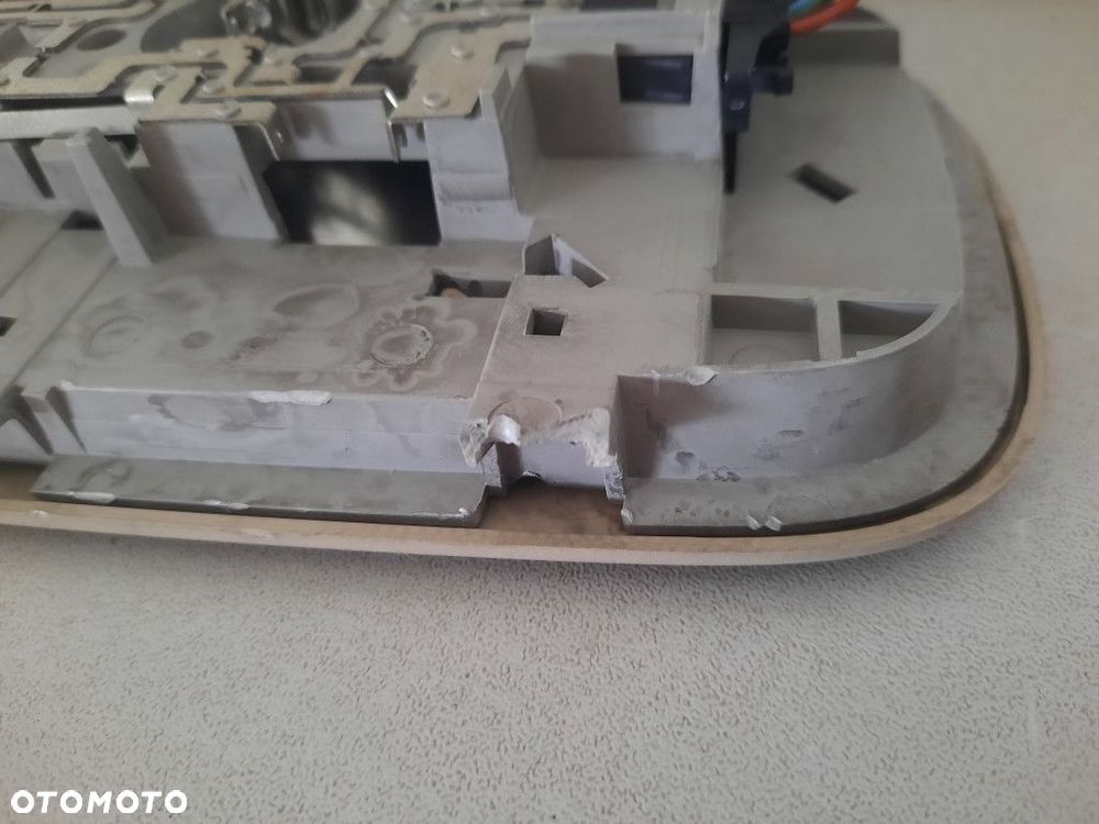 SKODA SUPERB 2 II 08-13 LAMPKA WNĘTRZA KABINY PODSUFITKI BEŻ 947-291 - 5