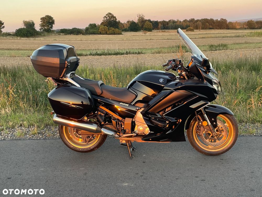 Yamaha FJR - 7