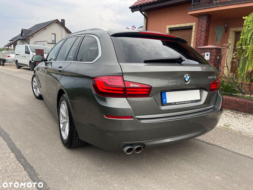 BMW Seria 5 525d Sport-Aut Modern Line - 10