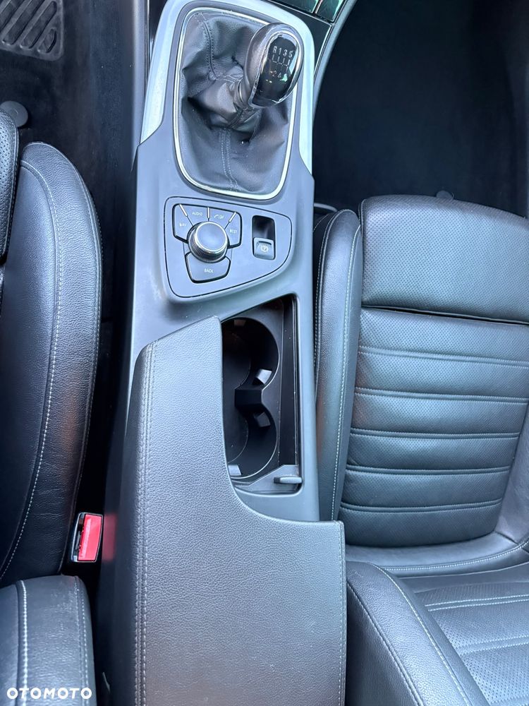 Opel Insignia - 22