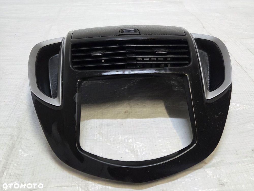 CHEVROLET TRAX RAMKA ŚRODKOWA PANELU NAWIEWU 95381466 UK ANGLIK - 2