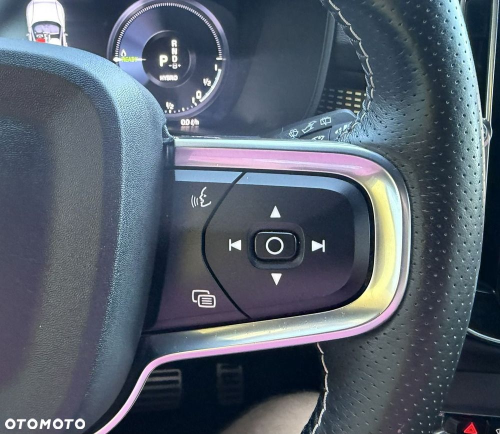 Volvo XC 40 T5 Plug-In Hybrid R-Design - 33