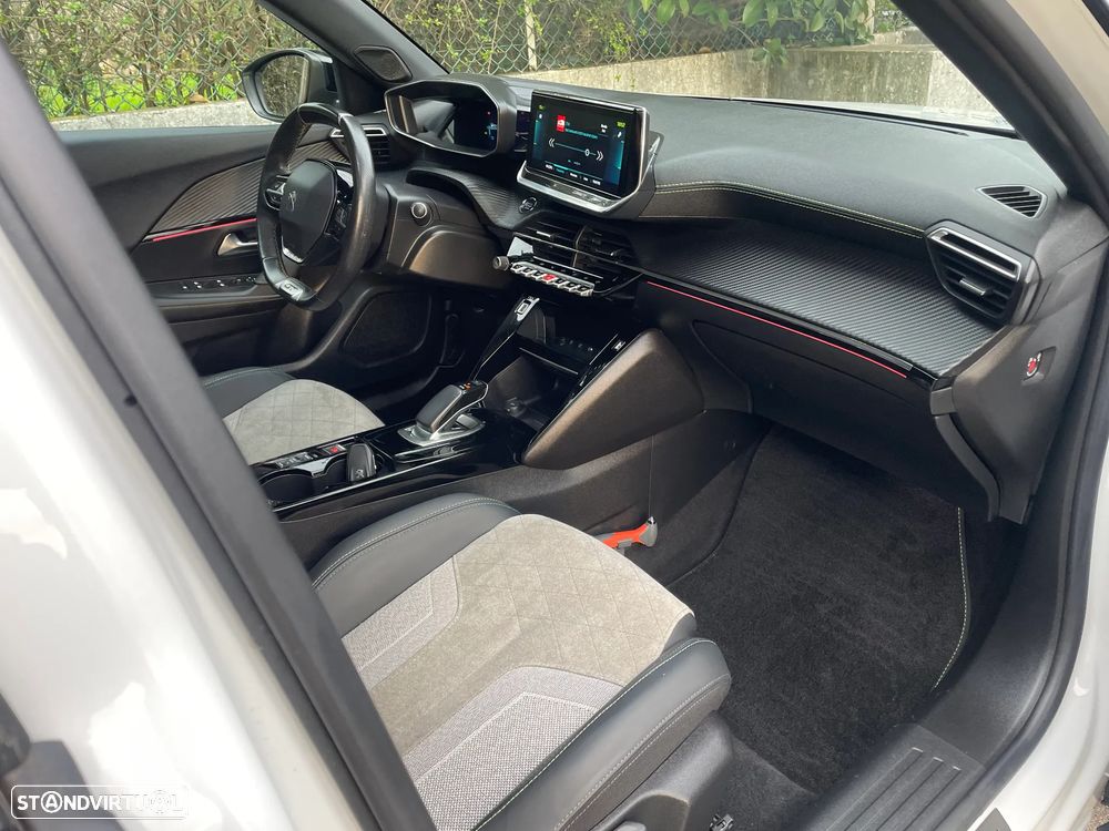 Peugeot e-2008 GT Pack - 26