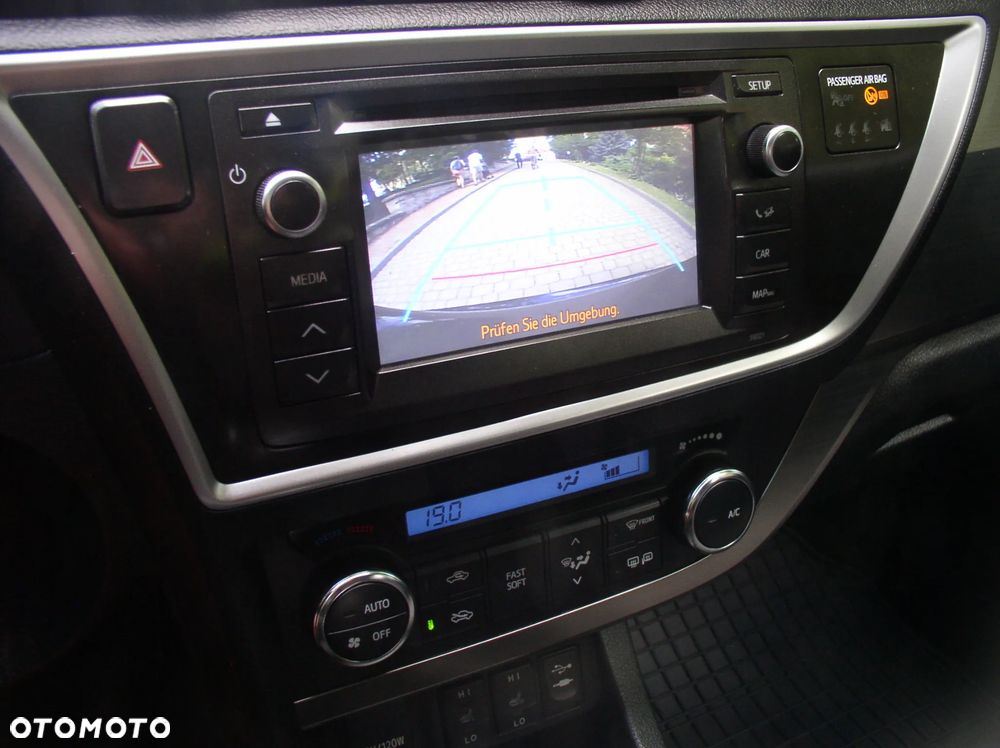 Toyota Auris 1.6 Valvematic Executive - 25