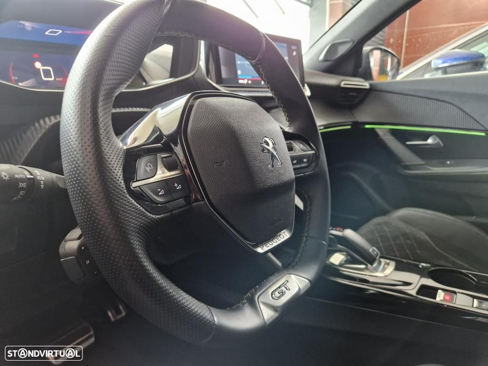 Peugeot 2008 1.2 PureTech GT Pack EAT8 - 14