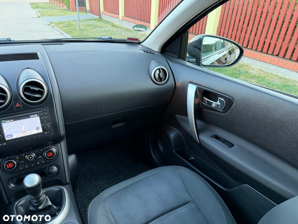 Nissan Qashqai 1.5 dCi TEKNA - 24