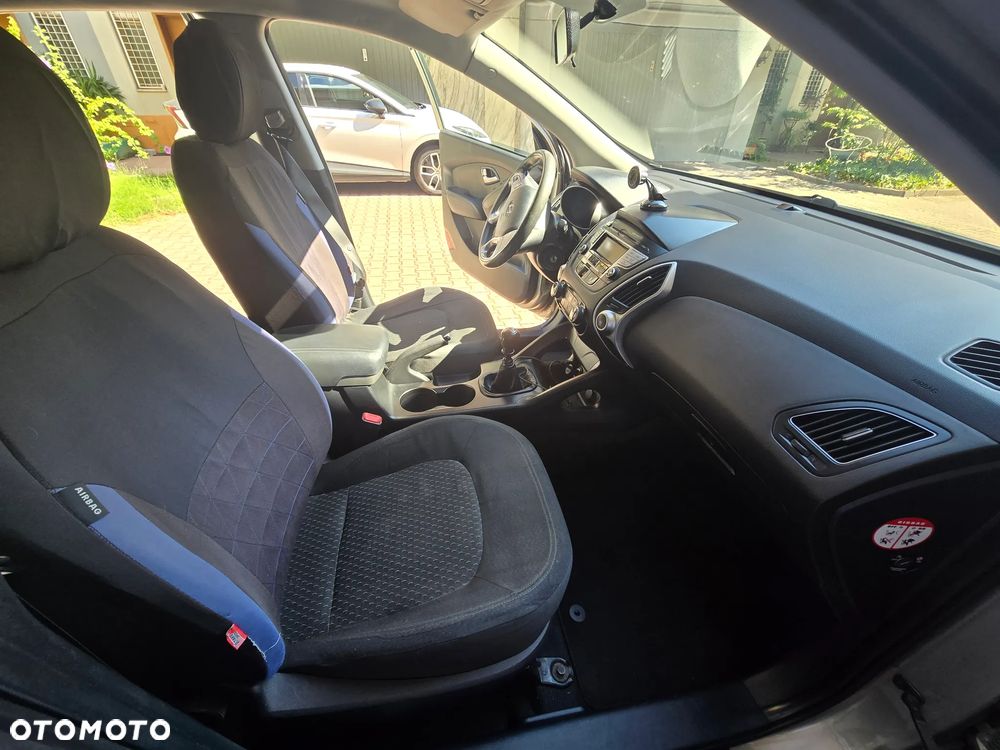 Hyundai ix35 2.0 CRDi Classic 2WD - 16