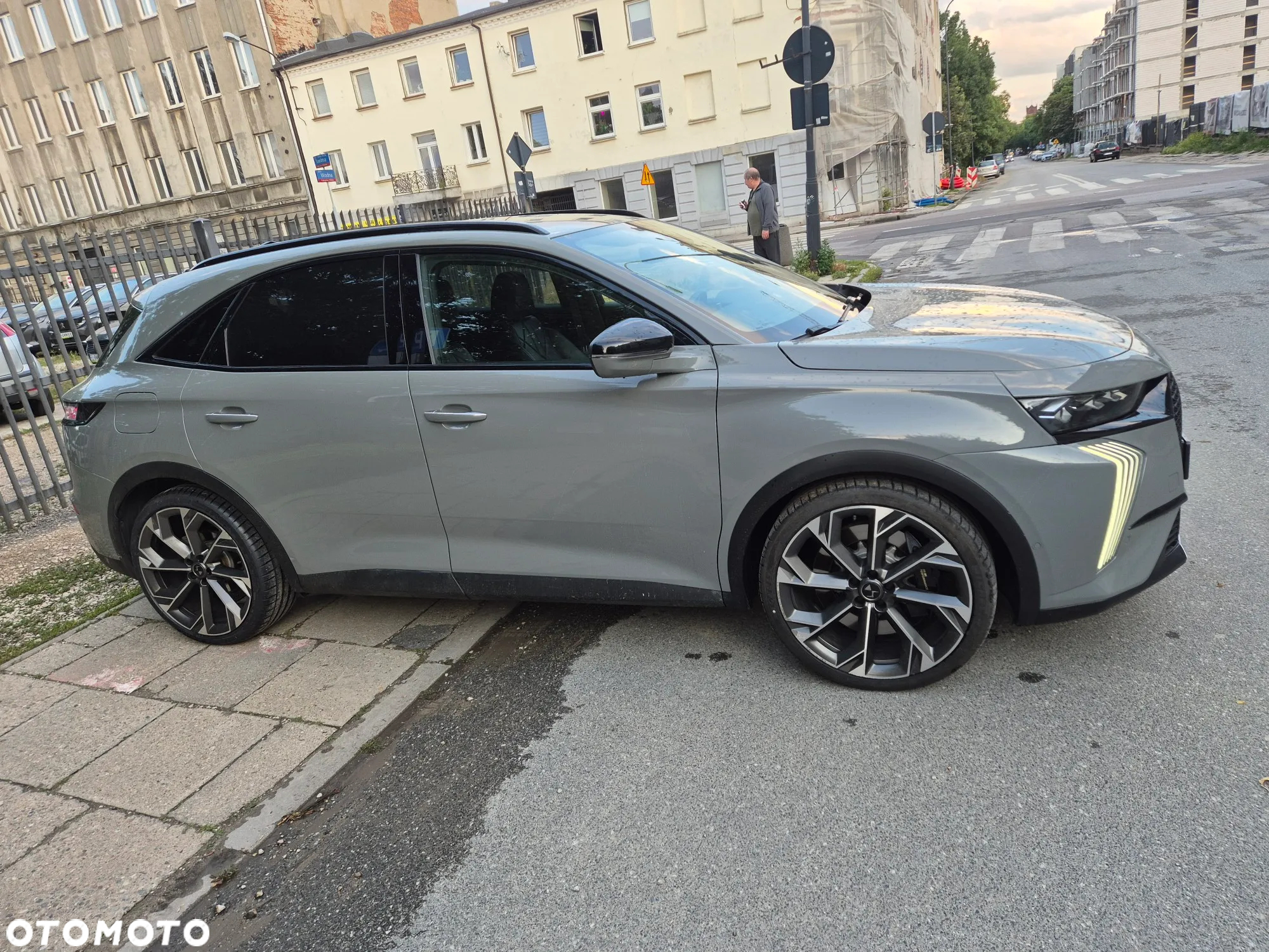 DS Automobiles DS 7 Crossback 1.6 E-Tense 4x4 Esprit de Voyage - 3