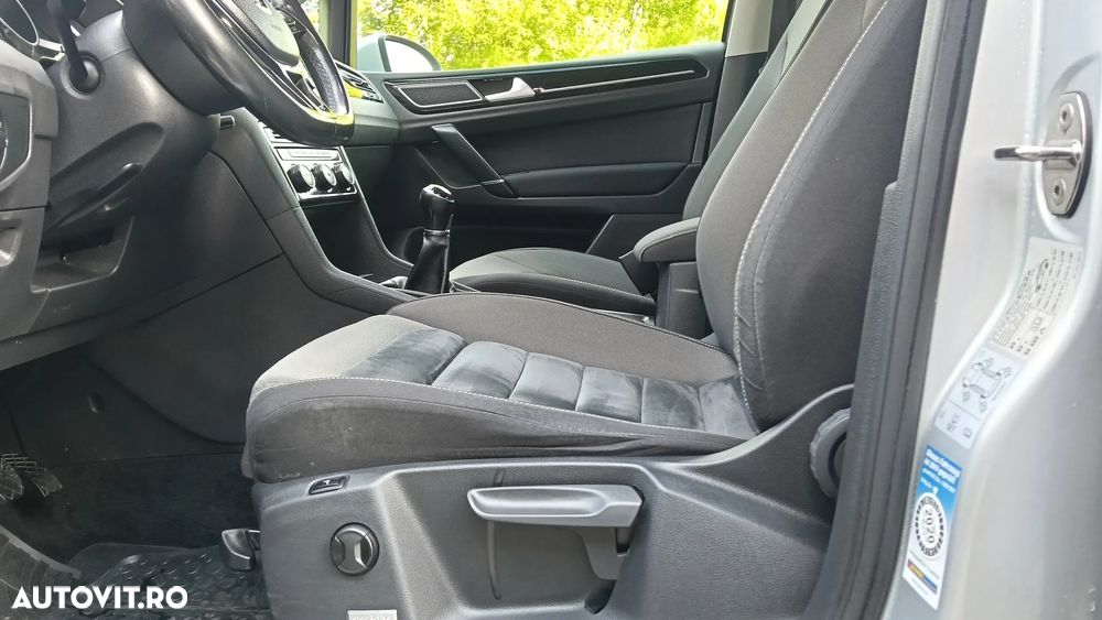 Volkswagen Golf 2.0 TDI SCR Highline - 11