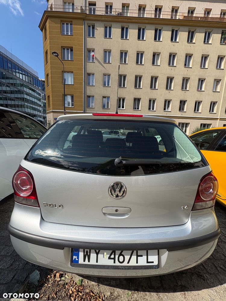 Volkswagen Polo 1.4 16V Trendline - 4