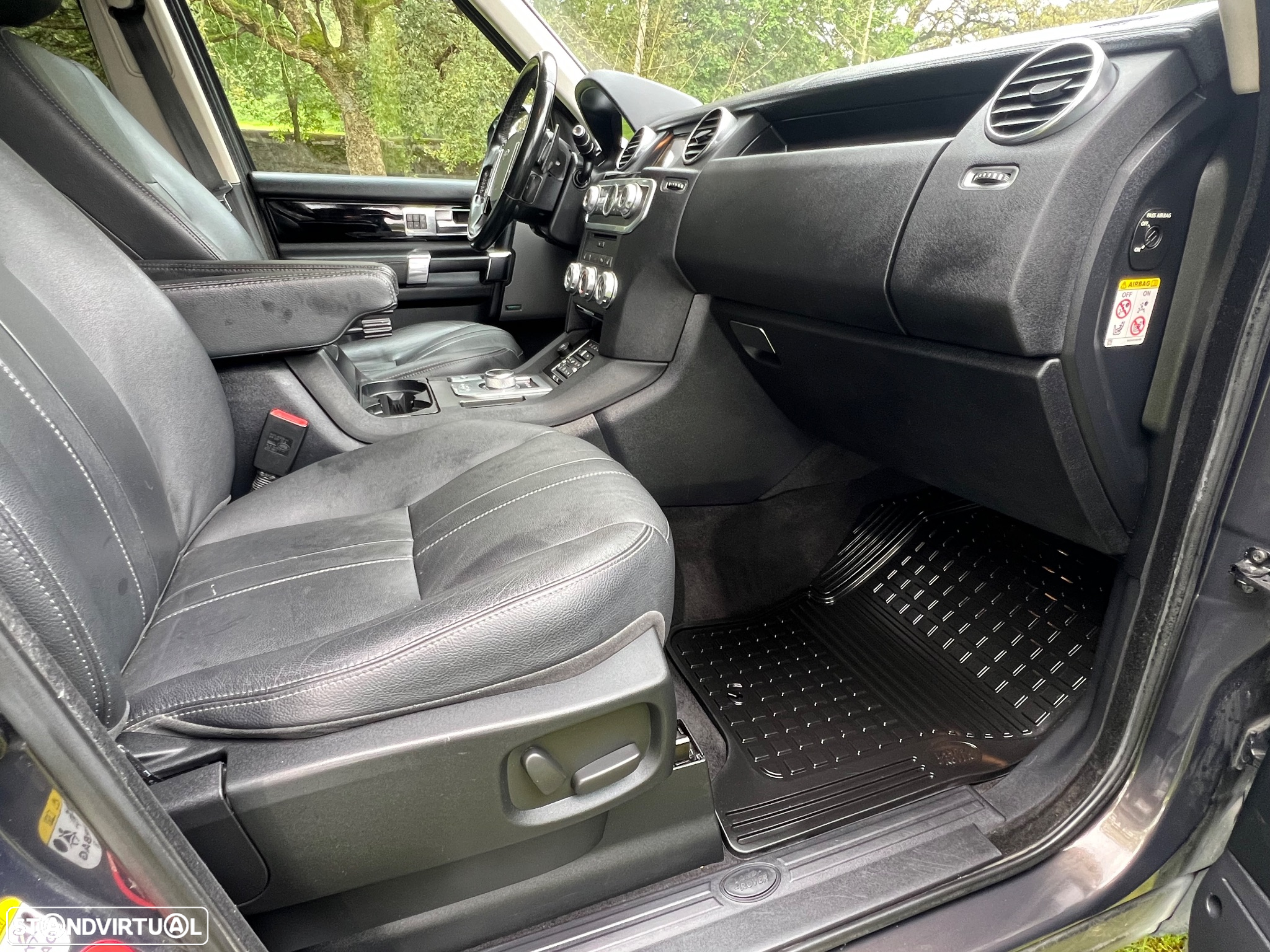 Land Rover Discovery SD V6 HSE - 31