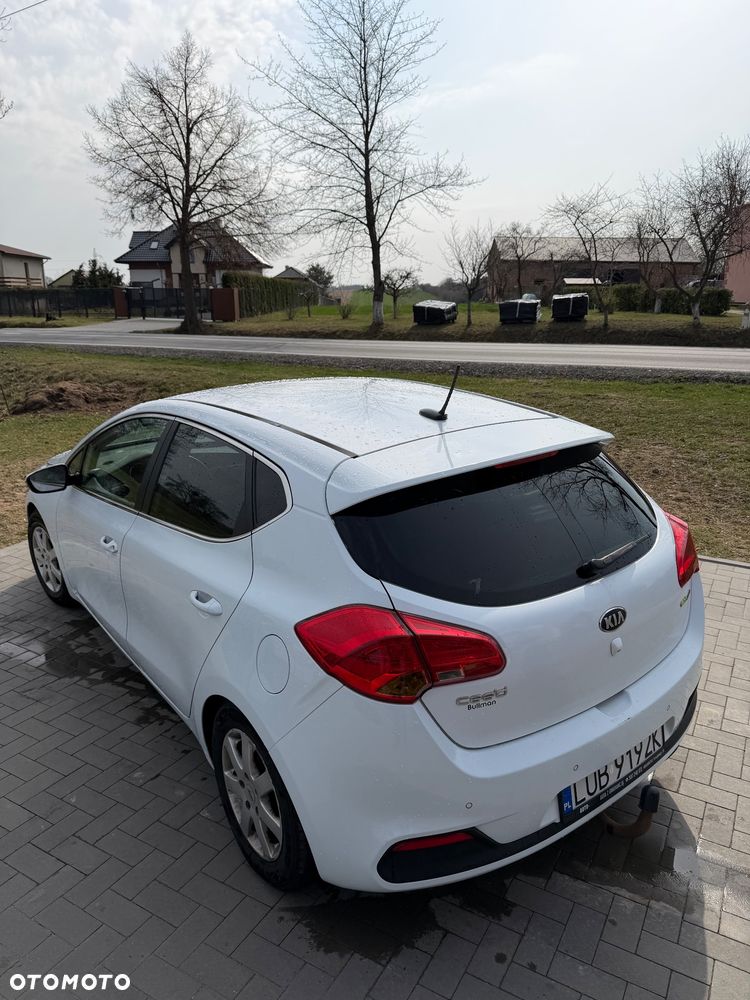 Kia Ceed - 8