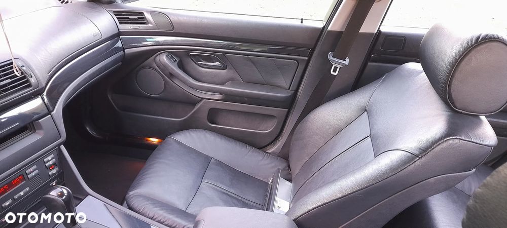 BMW Seria 5 525i - 8