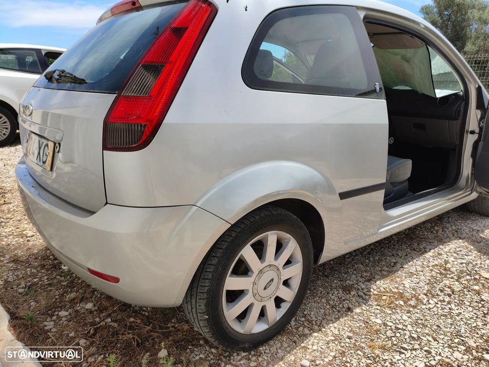 Ford Fiesta - 11
