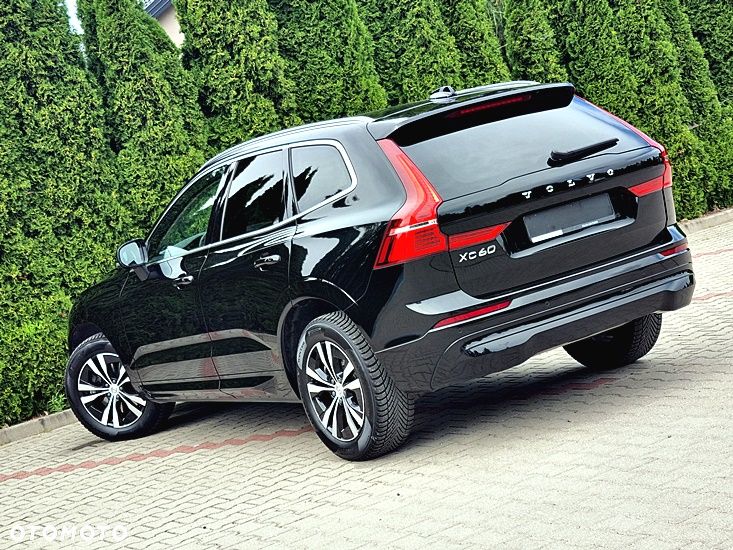 Volvo XC 60 B4 D Geartronic Momentum Pro - 3