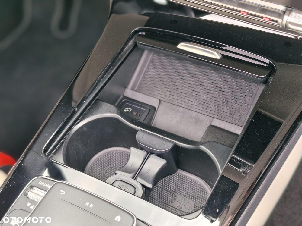 Mercedes-Benz CLA 200 Progressive 7G-DCT - 30