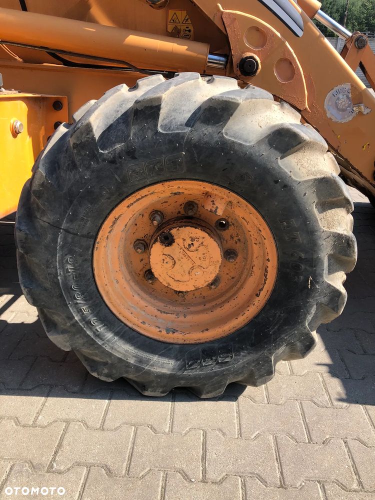 Case 590SR2 - 11