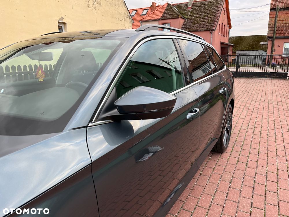 Skoda Superb Combi 2.0 TDI DSG Ambition - 34