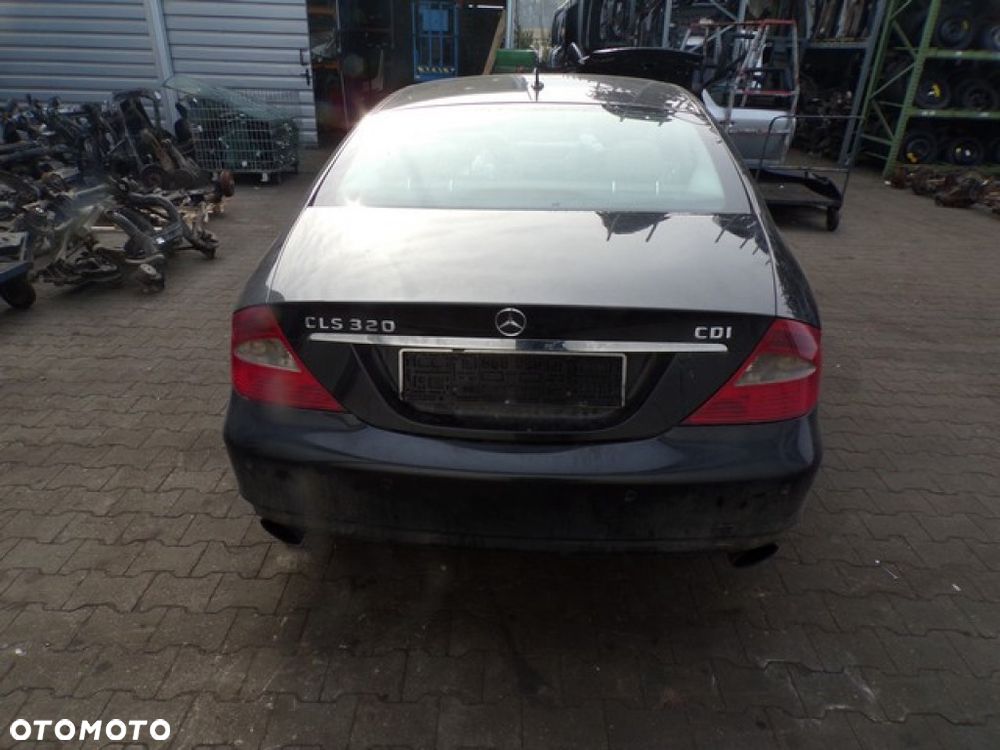 Części- Mercedes CLS C219 3.0 CDI 224 KM 06R - 4
