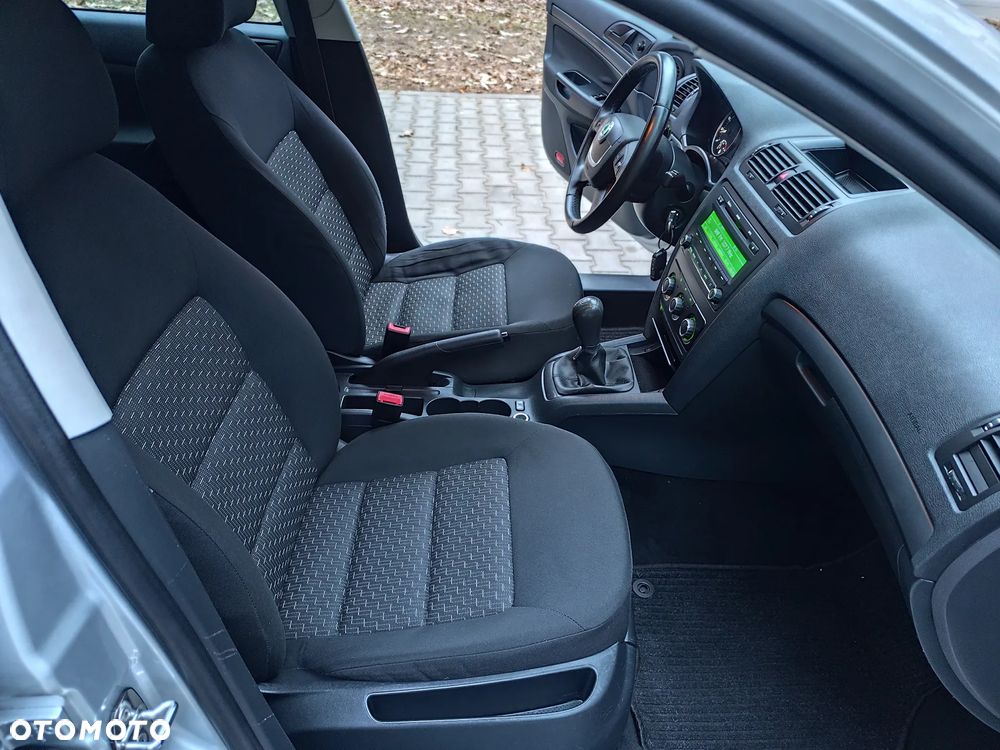 Skoda Octavia 1.6 Team Edition - 23